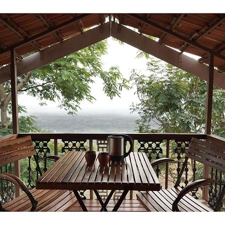 Nisarg Resort Kolhapur Luaran gambar