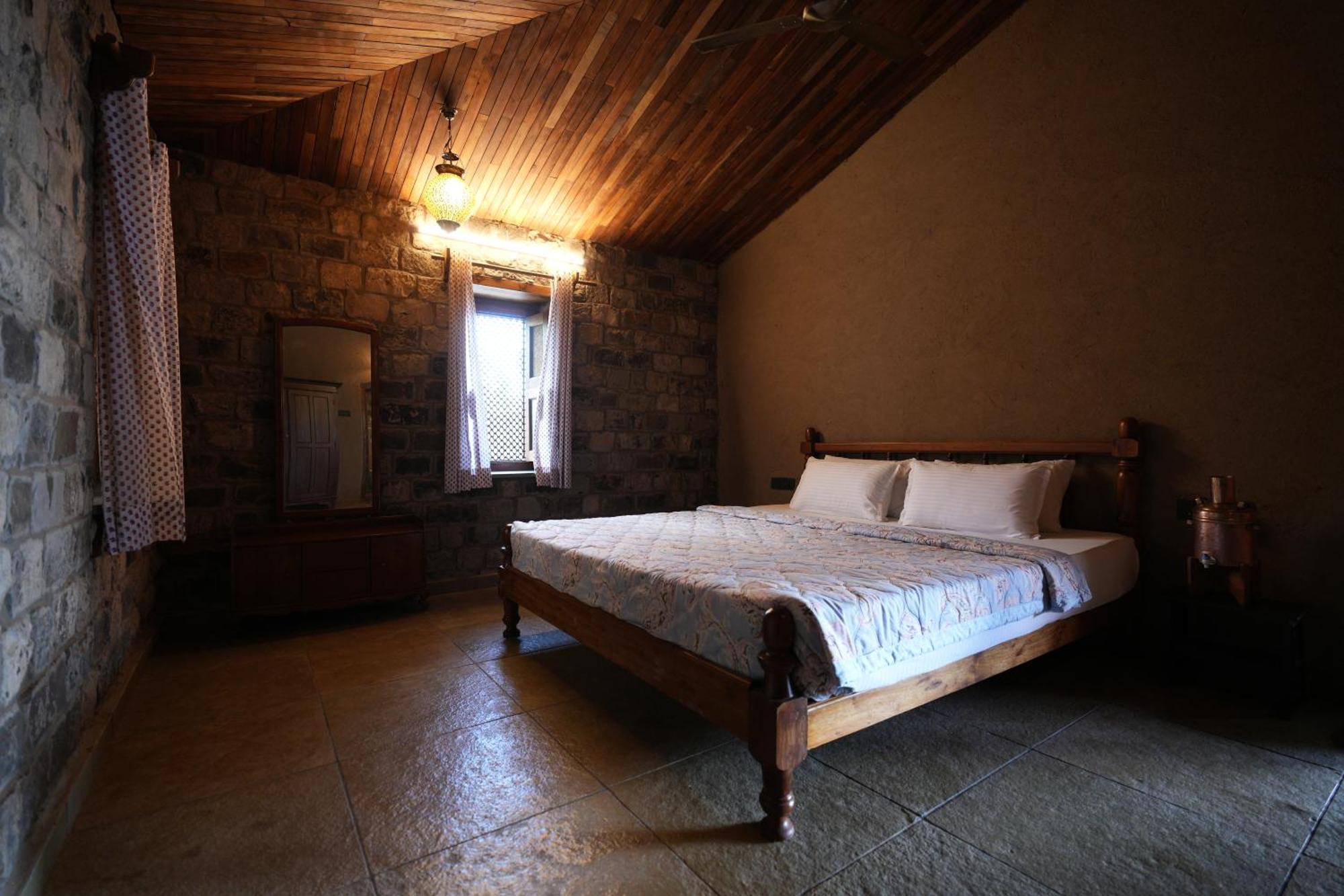 Nisarg Resort Kolhapur Luaran gambar