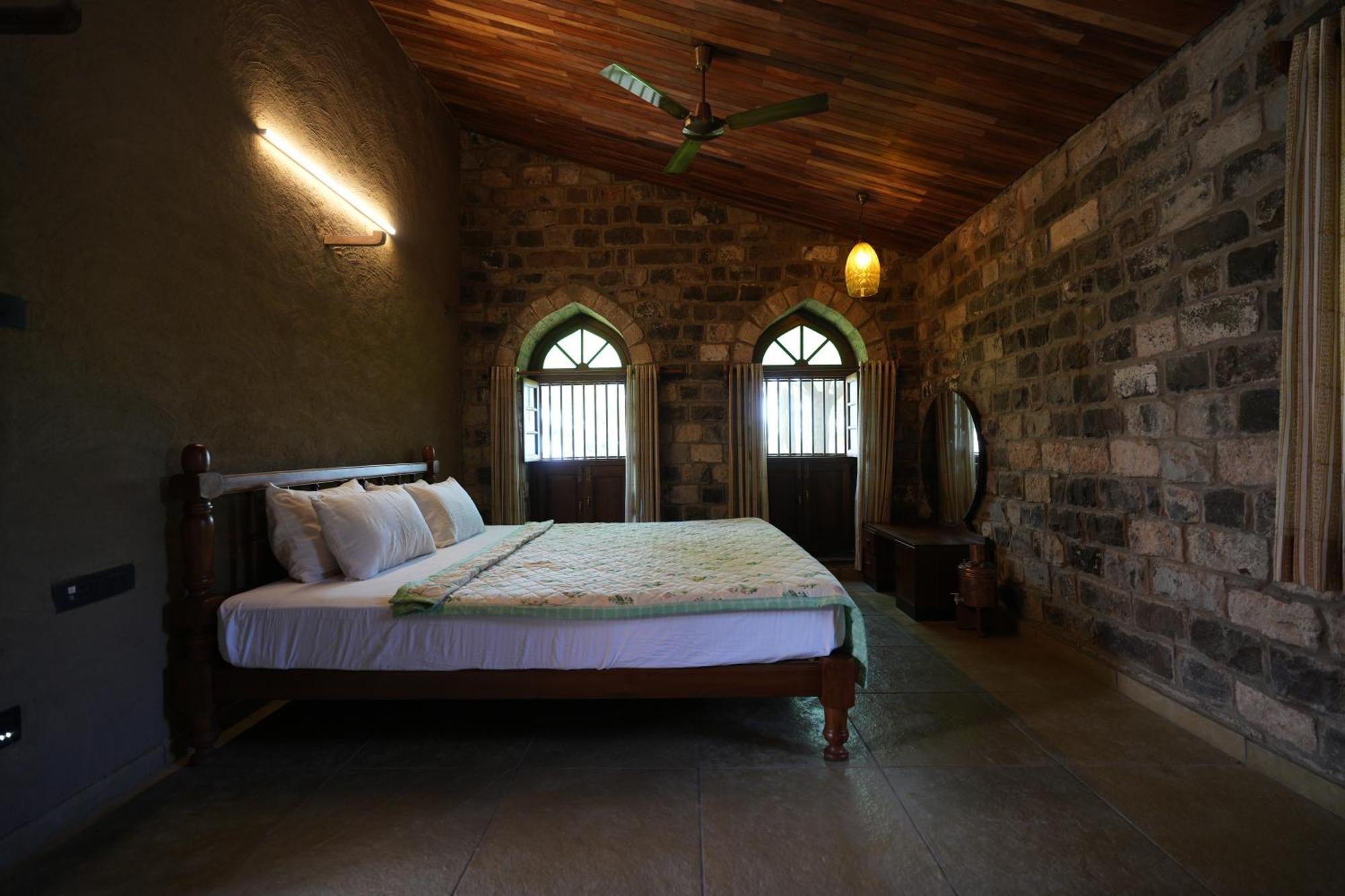 Nisarg Resort Kolhapur Luaran gambar