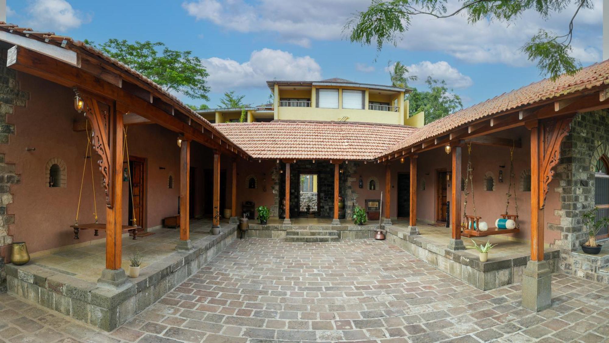 Nisarg Resort Kolhapur Luaran gambar