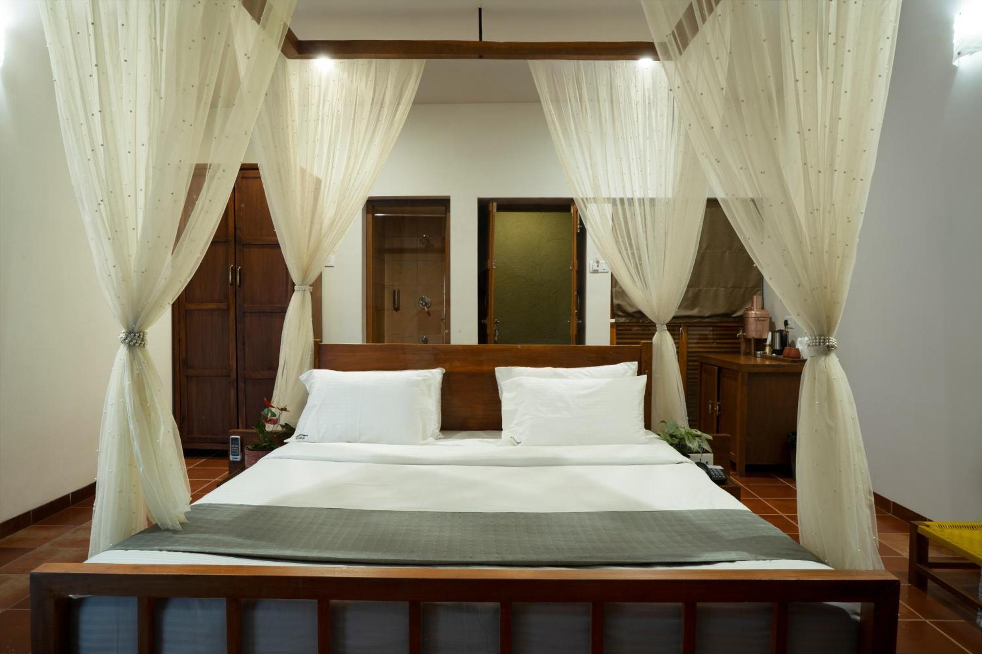 Nisarg Resort Kolhapur Luaran gambar