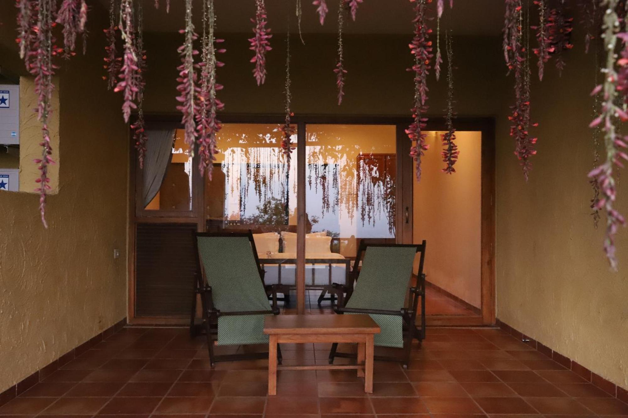 Nisarg Resort Kolhapur Luaran gambar