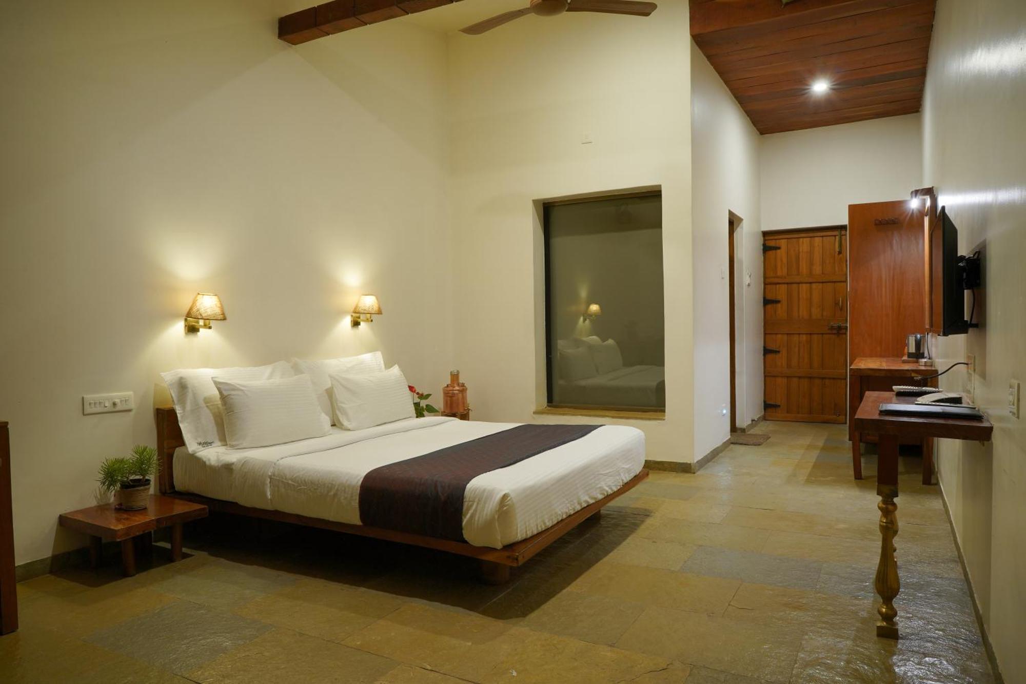 Nisarg Resort Kolhapur Luaran gambar