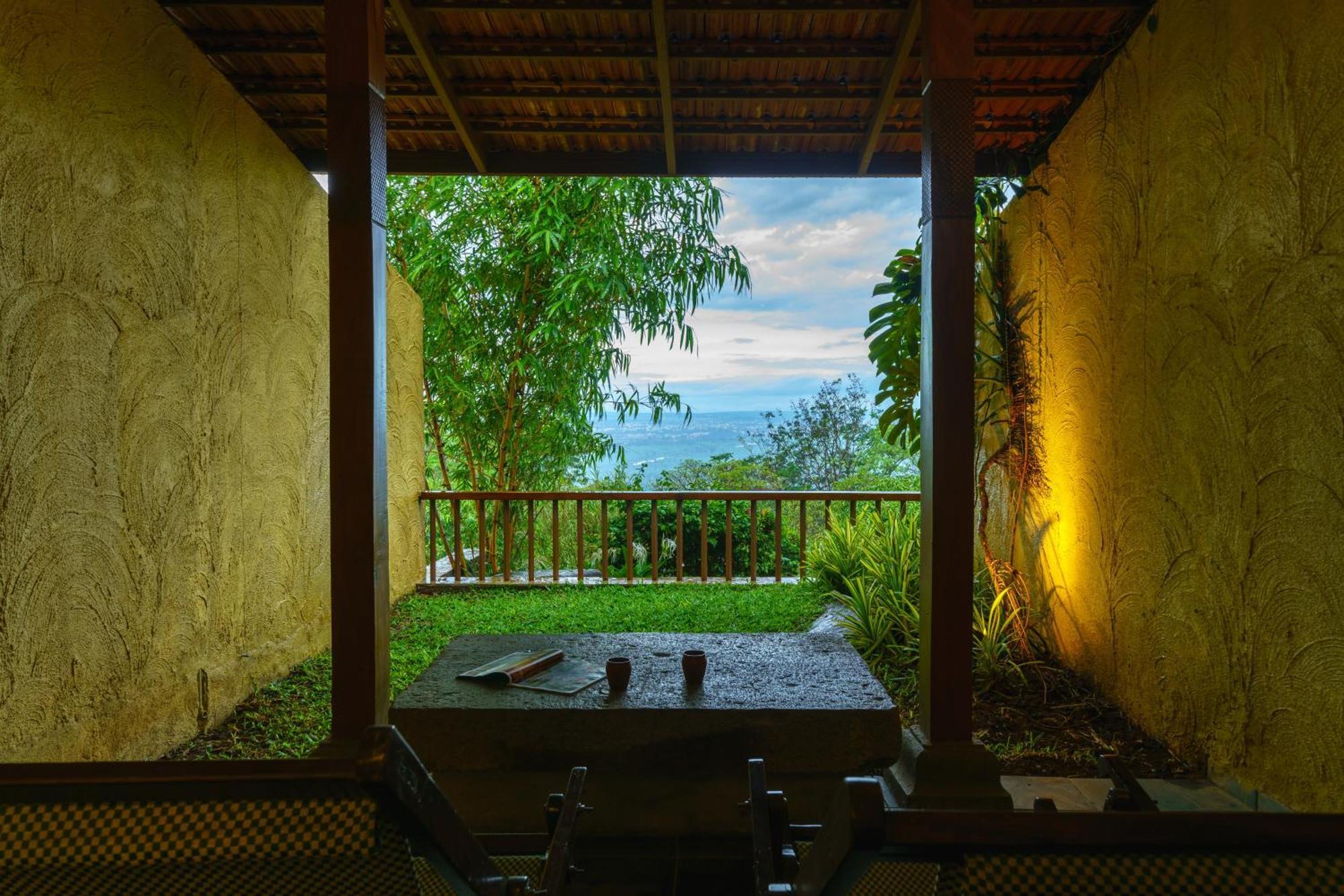 Nisarg Resort Kolhapur Luaran gambar