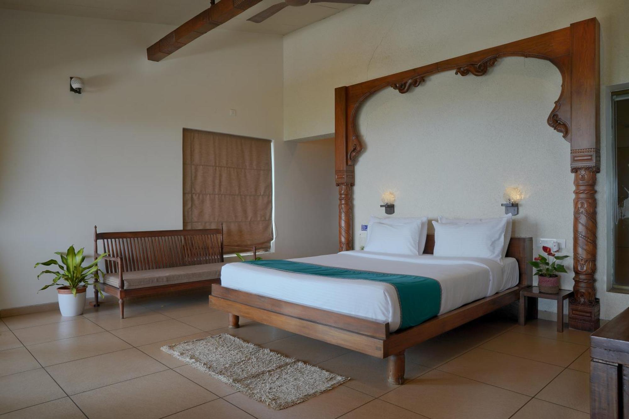 Nisarg Resort Kolhapur Luaran gambar