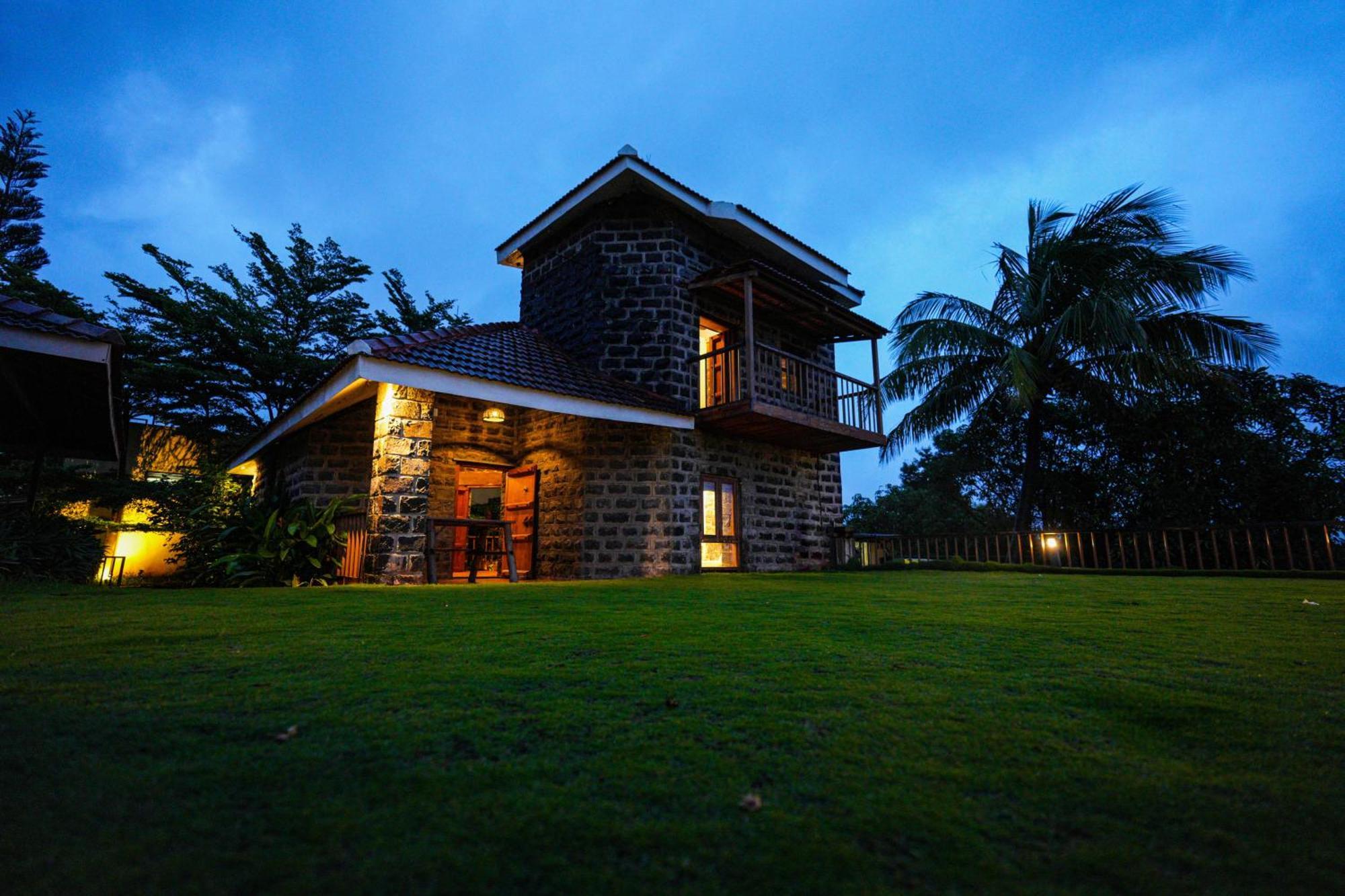 Nisarg Resort Kolhapur Luaran gambar